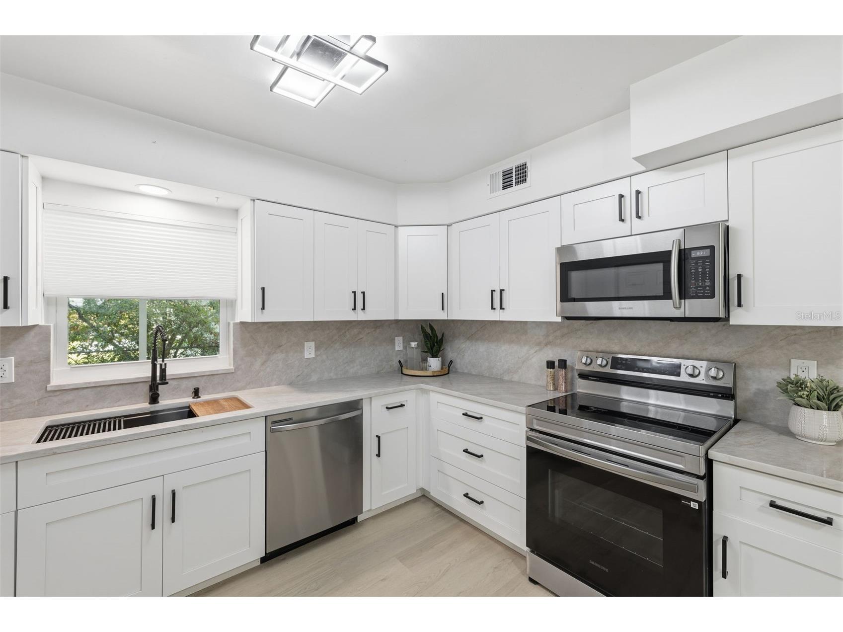 6011 Wilshire Drive Tampa FL 33615 TB8502129 image8