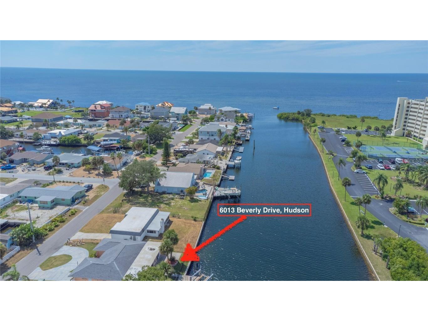 6013 Beverly Drive Hudson FL 34667 - CANAL - DIRECT ACCESS TO GULF TB8428294 image1