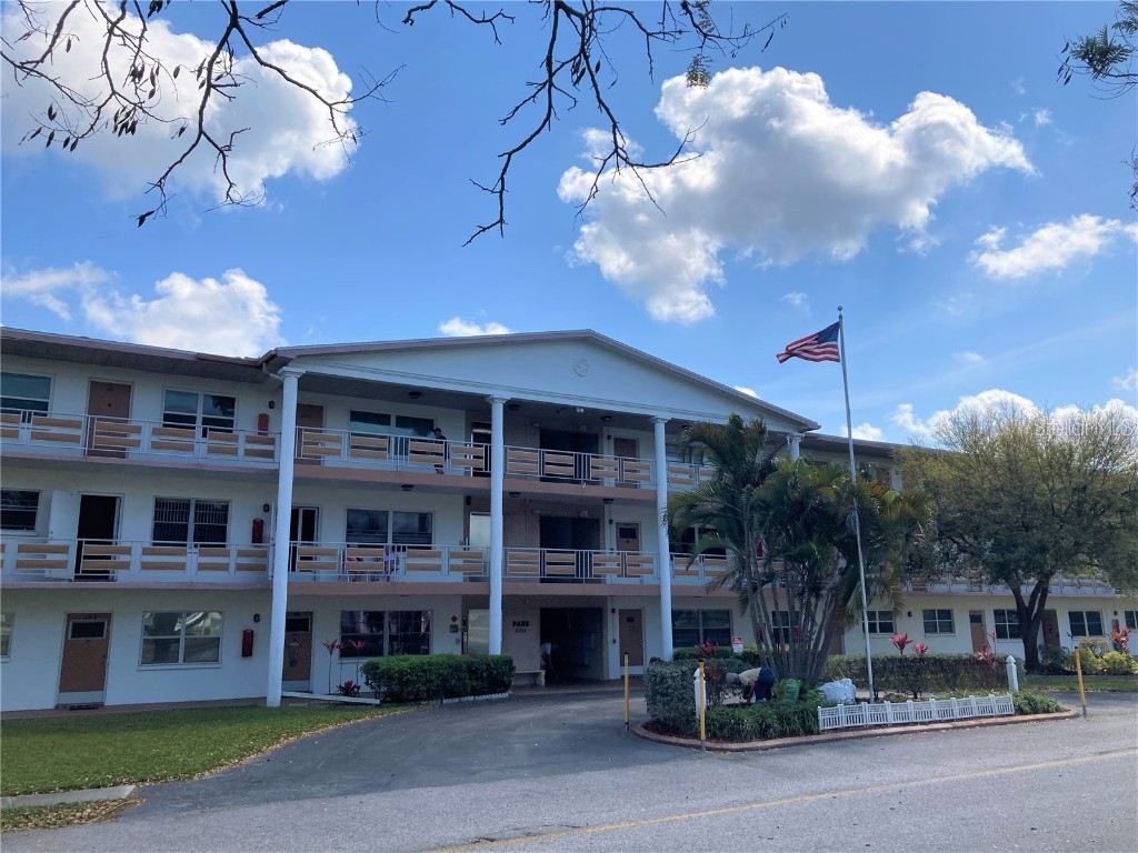 6015 19th Street N #105 Saint Petersburg FL 33714 U8192457 image1