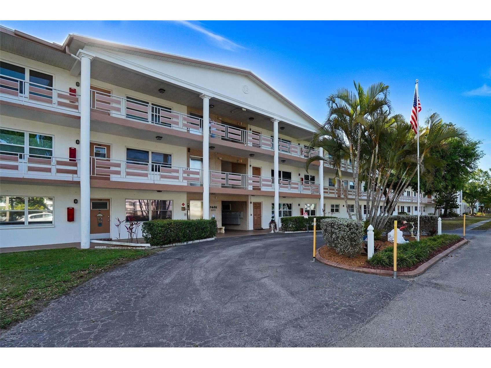 6015 19th Street N #109 Saint Petersburg FL 33714 TB8492325 image1