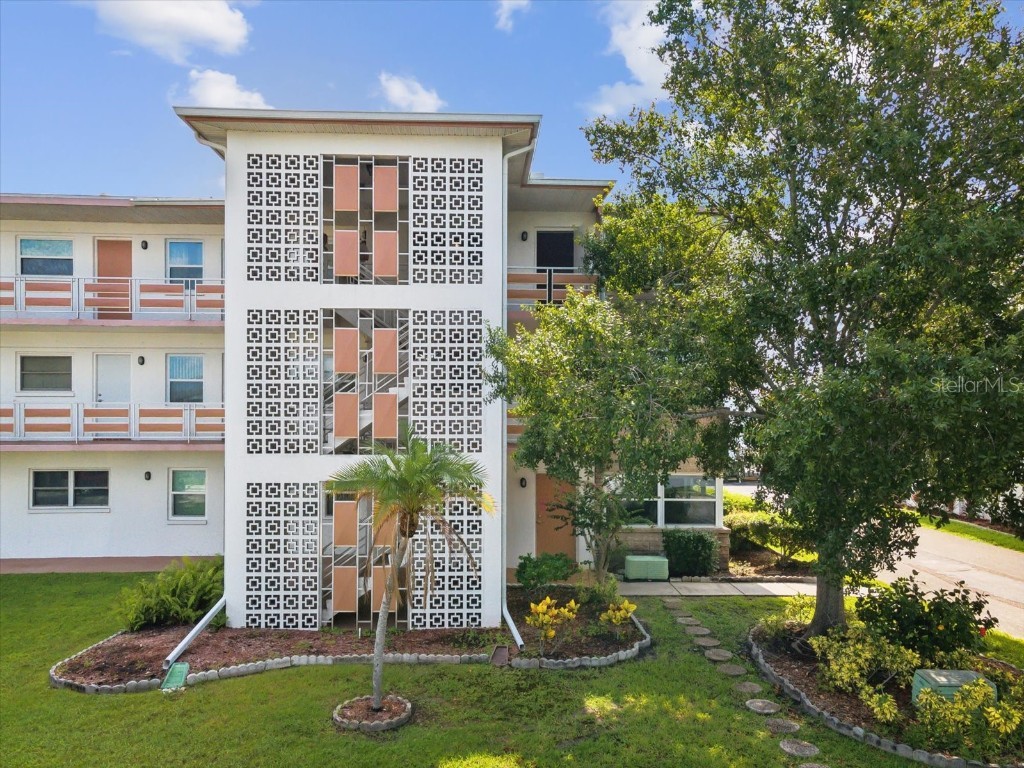 6015 19th Street N #117 Saint Petersburg FL 33714 TB8402637 image2