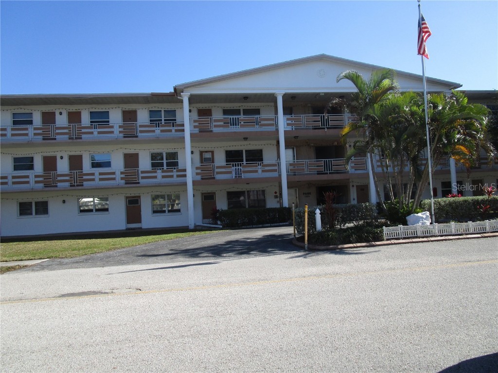 6015 19th Street N #208 Saint Petersburg FL 33714 U8225780 image1