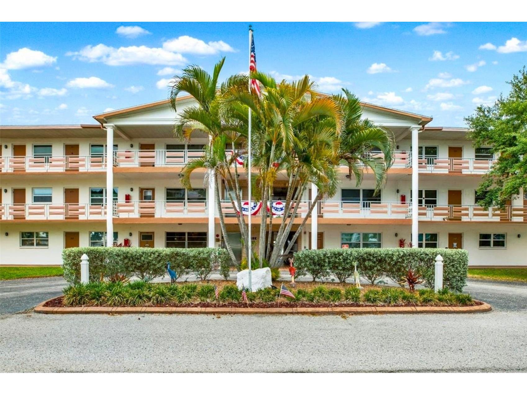 6015 19th Street N #302 Saint Petersburg FL 33714 TB8525860 image1