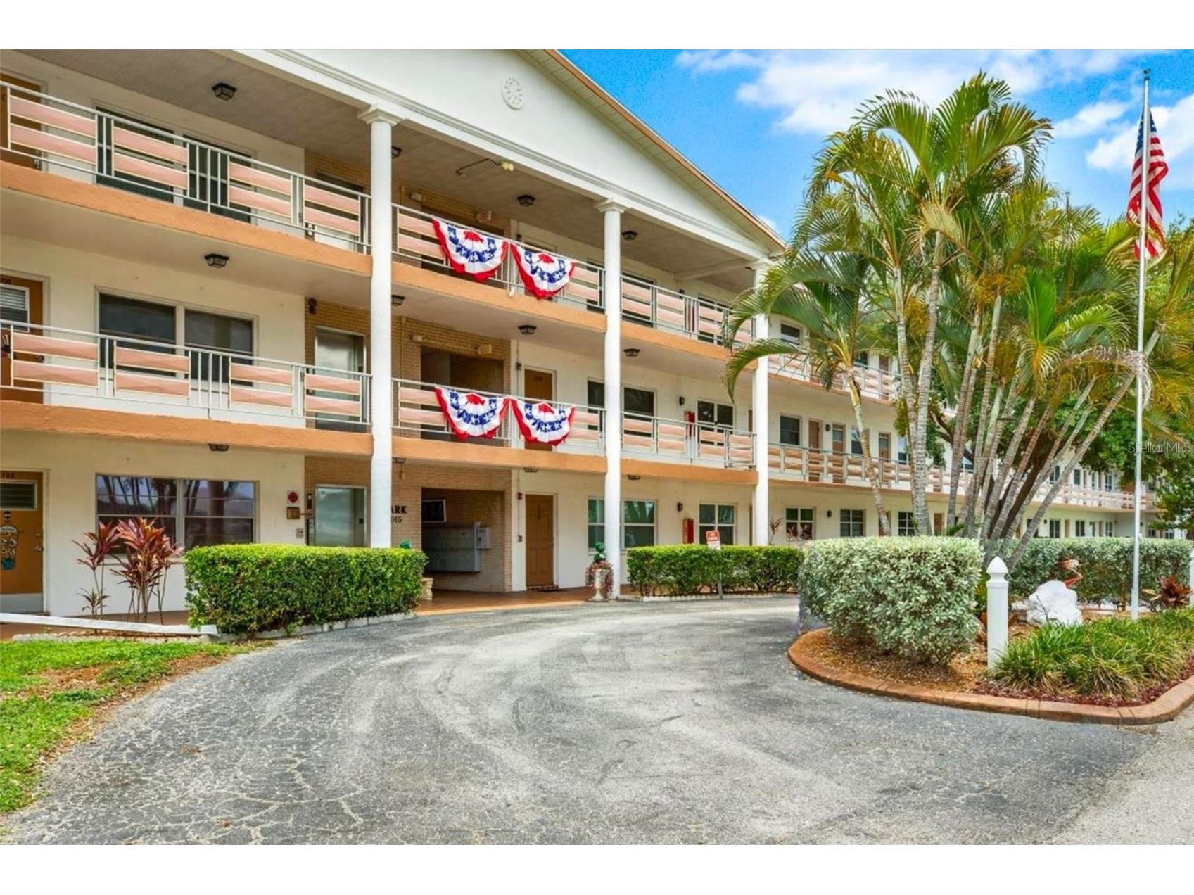 6015 19th Street N #302 Saint Petersburg FL 33714 TB8525860 image2