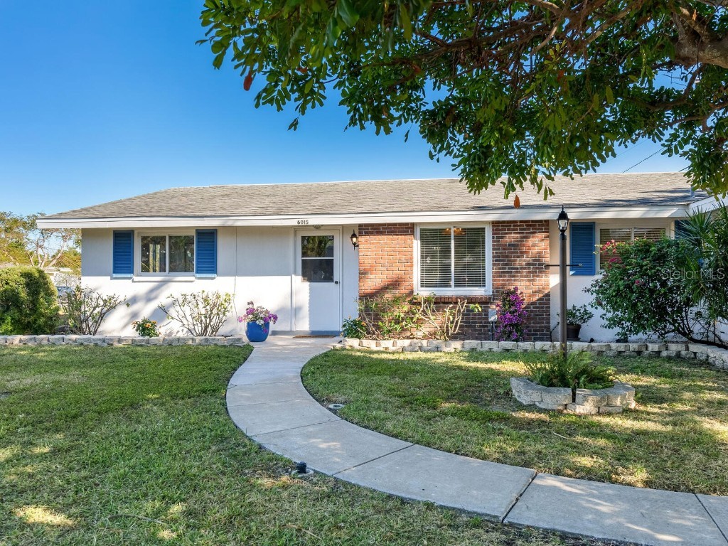 6015 Union Place Bradenton FL 34207 A4632454 image1