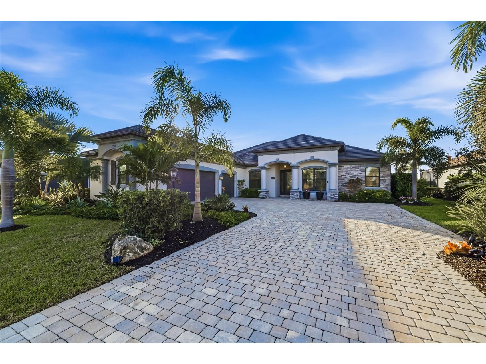 6016 Nicklaus Cove Bradenton FL 34211 A4682879 image1