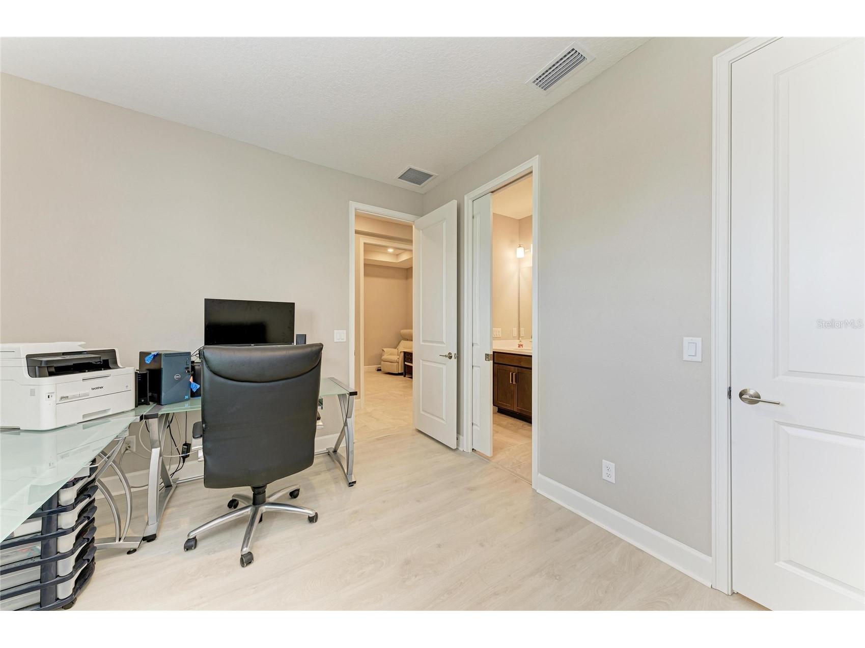 6017 Mesa Glen Bradenton FL 34203 A4691204 image31