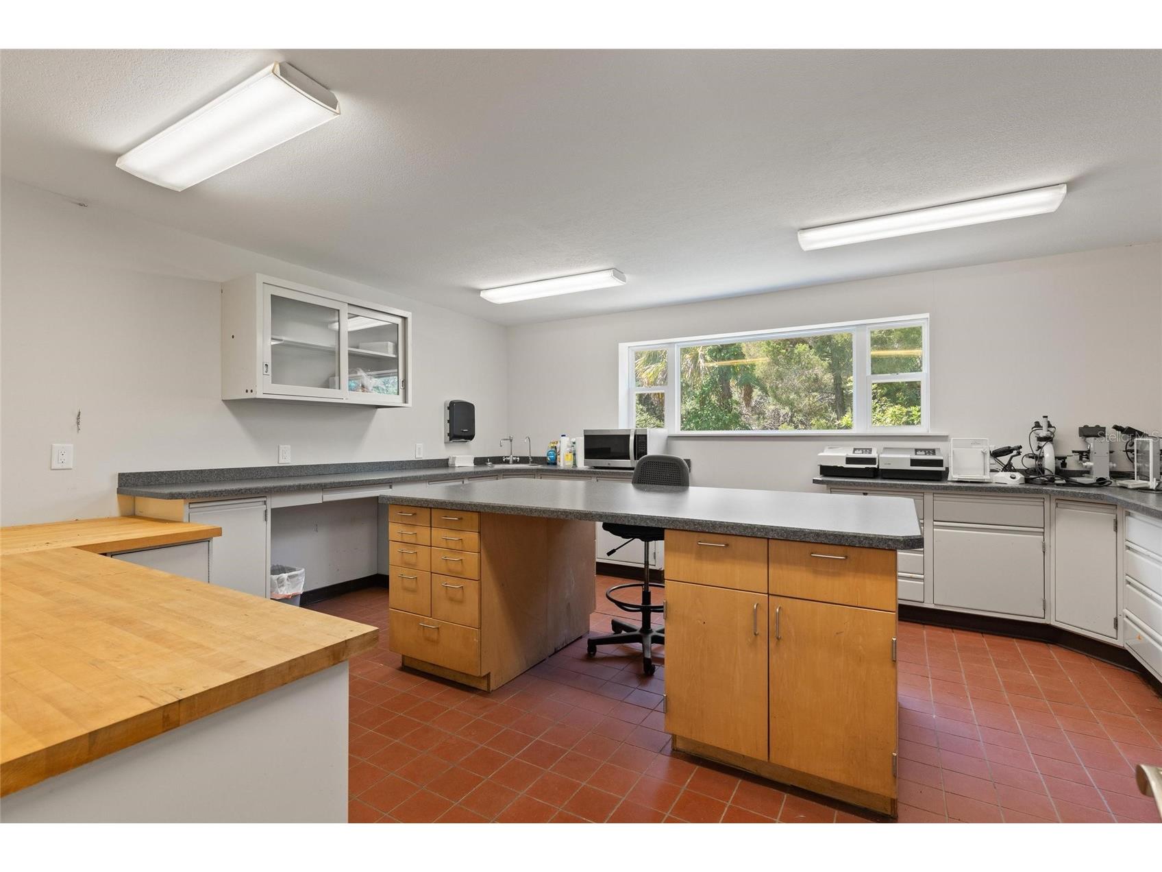 6018 & 6024 Cortez Boulevard Weeki Wachee FL 34607 TB8510263 image23
