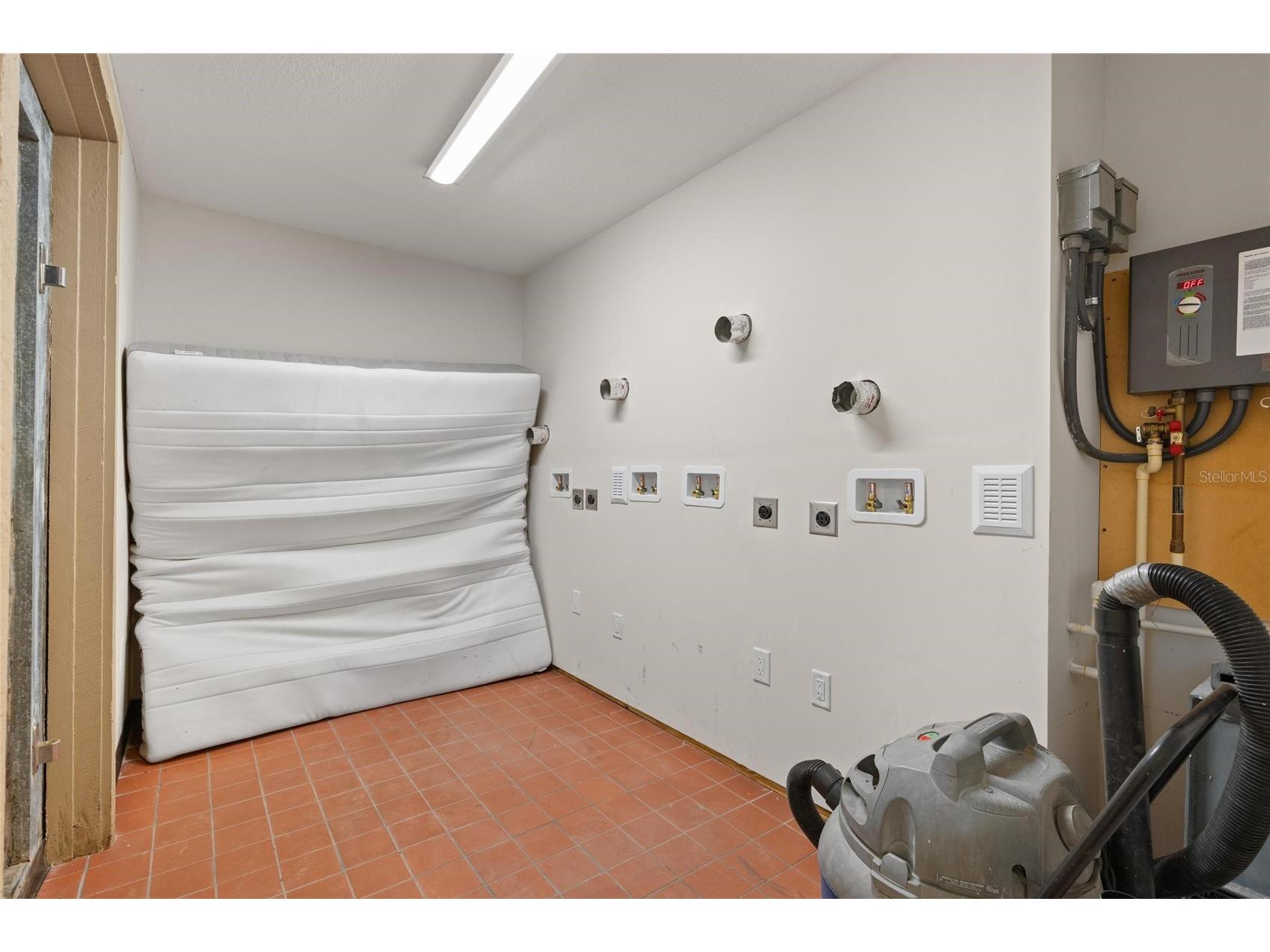 6018 & 6024 Cortez Boulevard Weeki Wachee FL 34607 TB8510263 image29