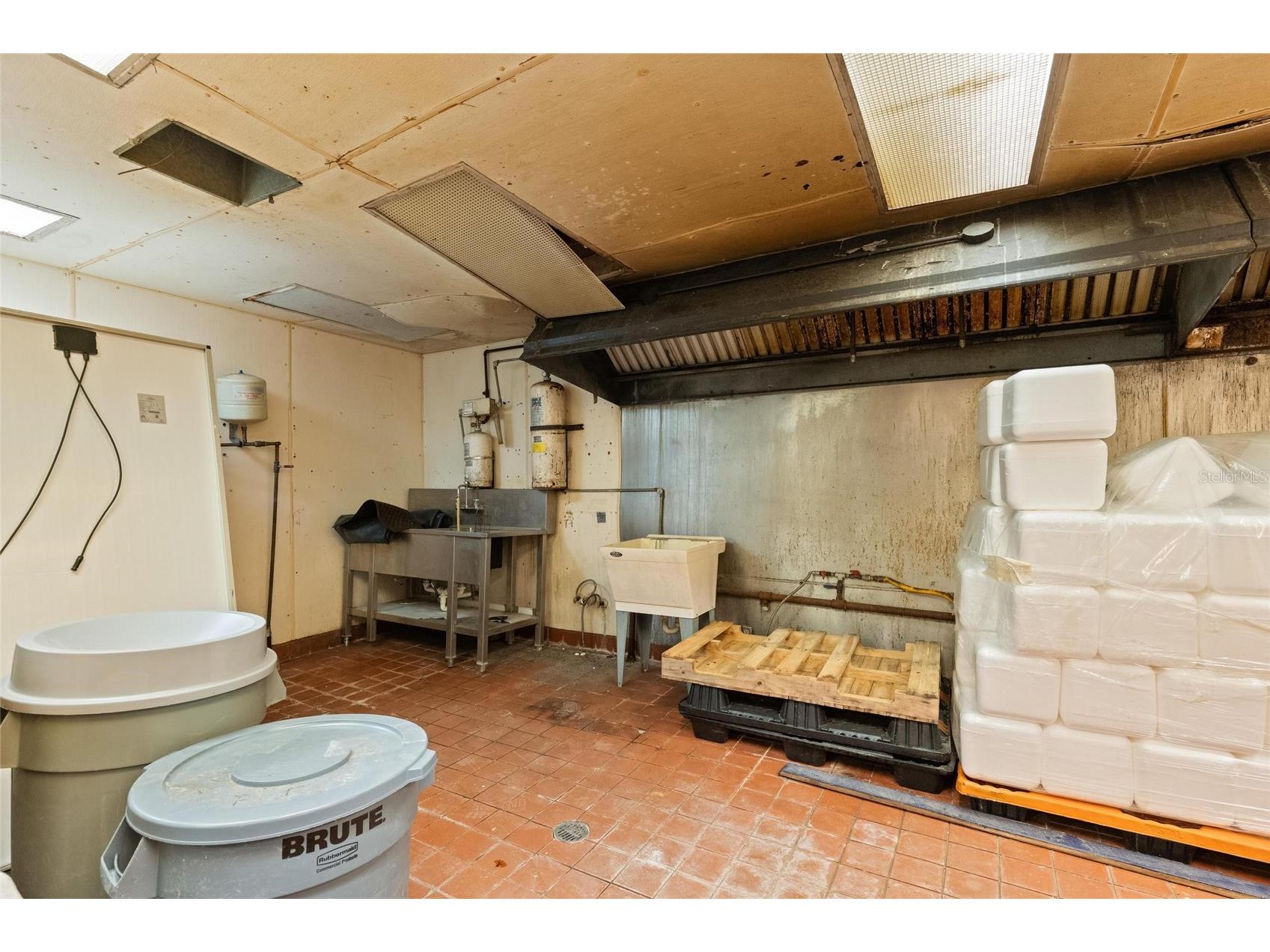 6018 & 6024 Cortez Boulevard Weeki Wachee FL 34607 TB8510263 image32