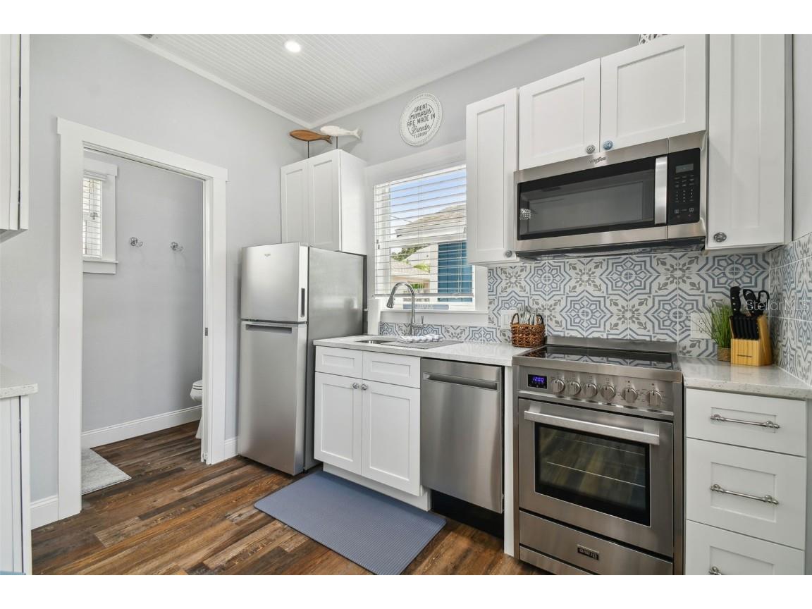 602 1/2 Skinner Boulevard Dunedin FL 34698 U8217238 image3