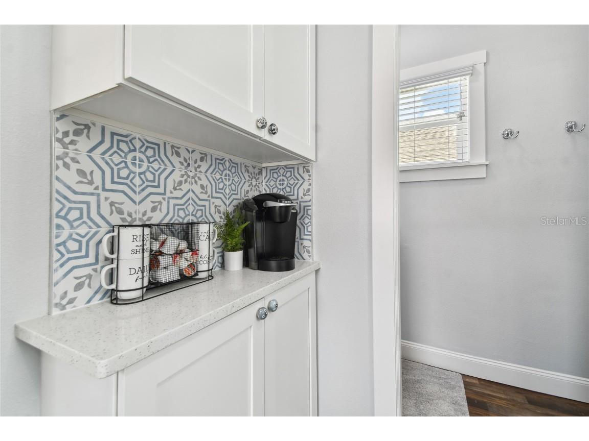 602 1/2 Skinner Boulevard Dunedin FL 34698 U8217238 image5