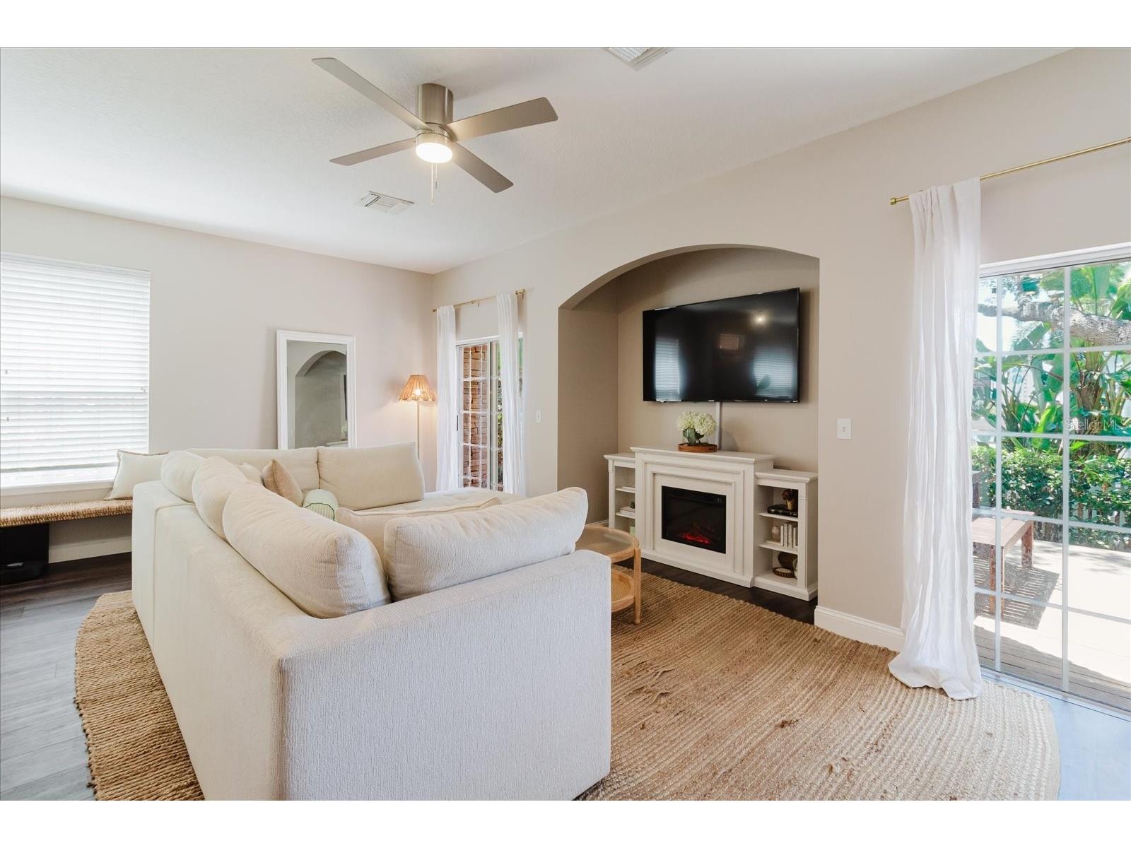 602 51st Avenue N Saint Petersburg FL 33703 TB8505574 image15