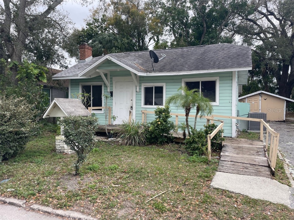 602 5th Avenue Drive E Bradenton FL 34208 A4597593 image1