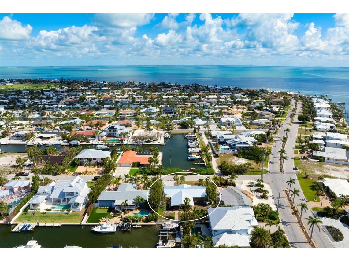 602 Baronet Lane Holmes Beach FL 34217 A4652311 image4