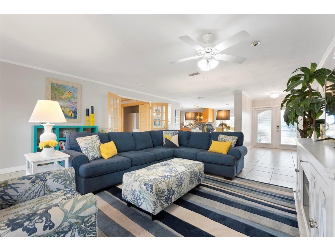 602 Baronet Lane Holmes Beach FL 34217 A4652311 image5