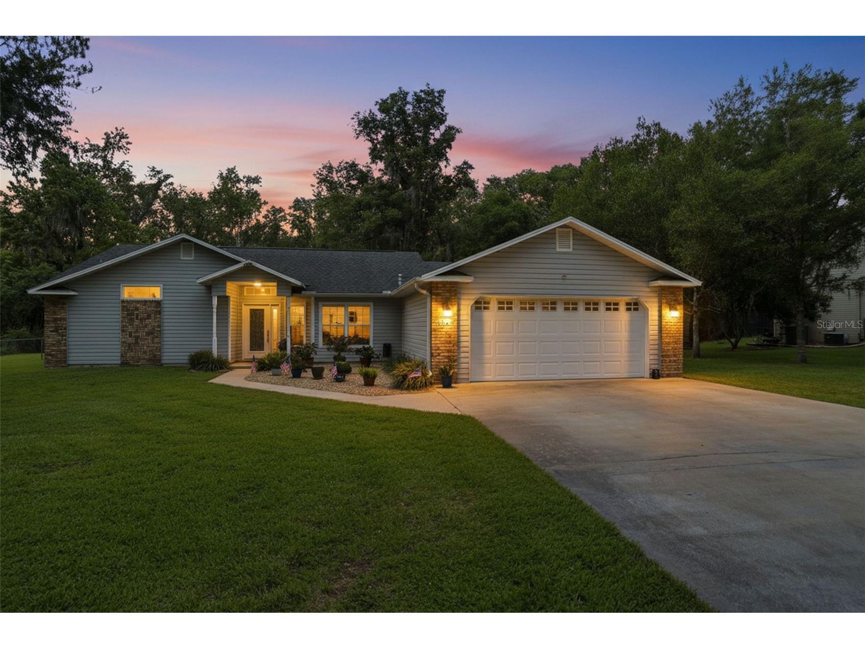 602 Erin Way Brooksville FL 34601 W7886621 image1