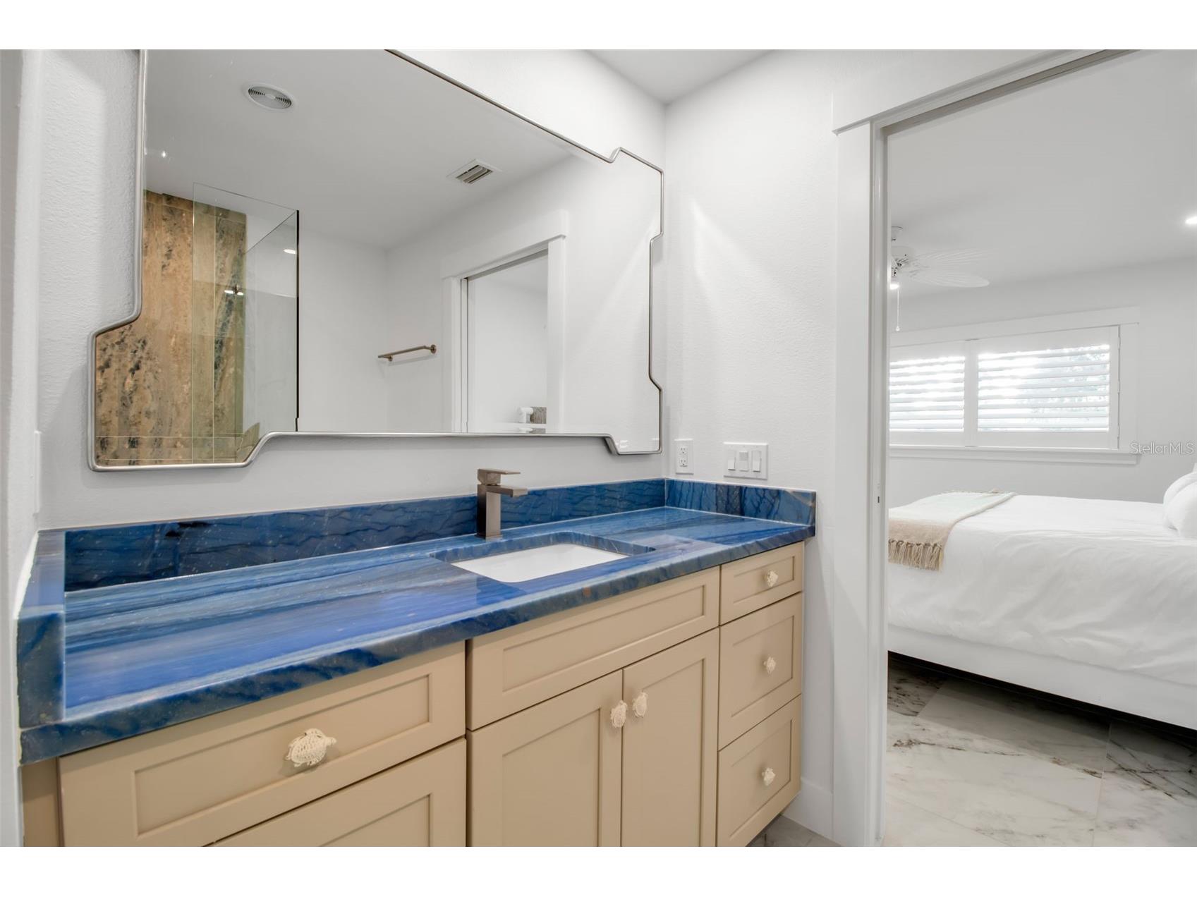 602 Fair Winds Drive #602 Nokomis FL 34275 A4668299 image21