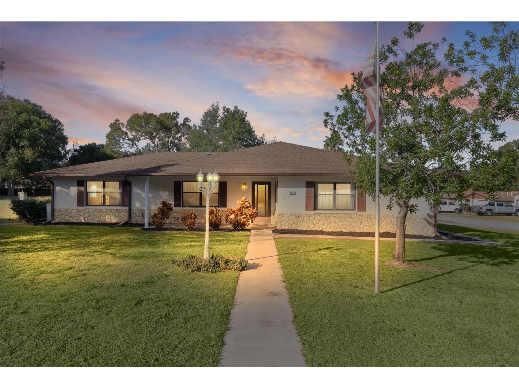 602 Fourth Avenue Lady Lake FL 32159 G5105888 image1