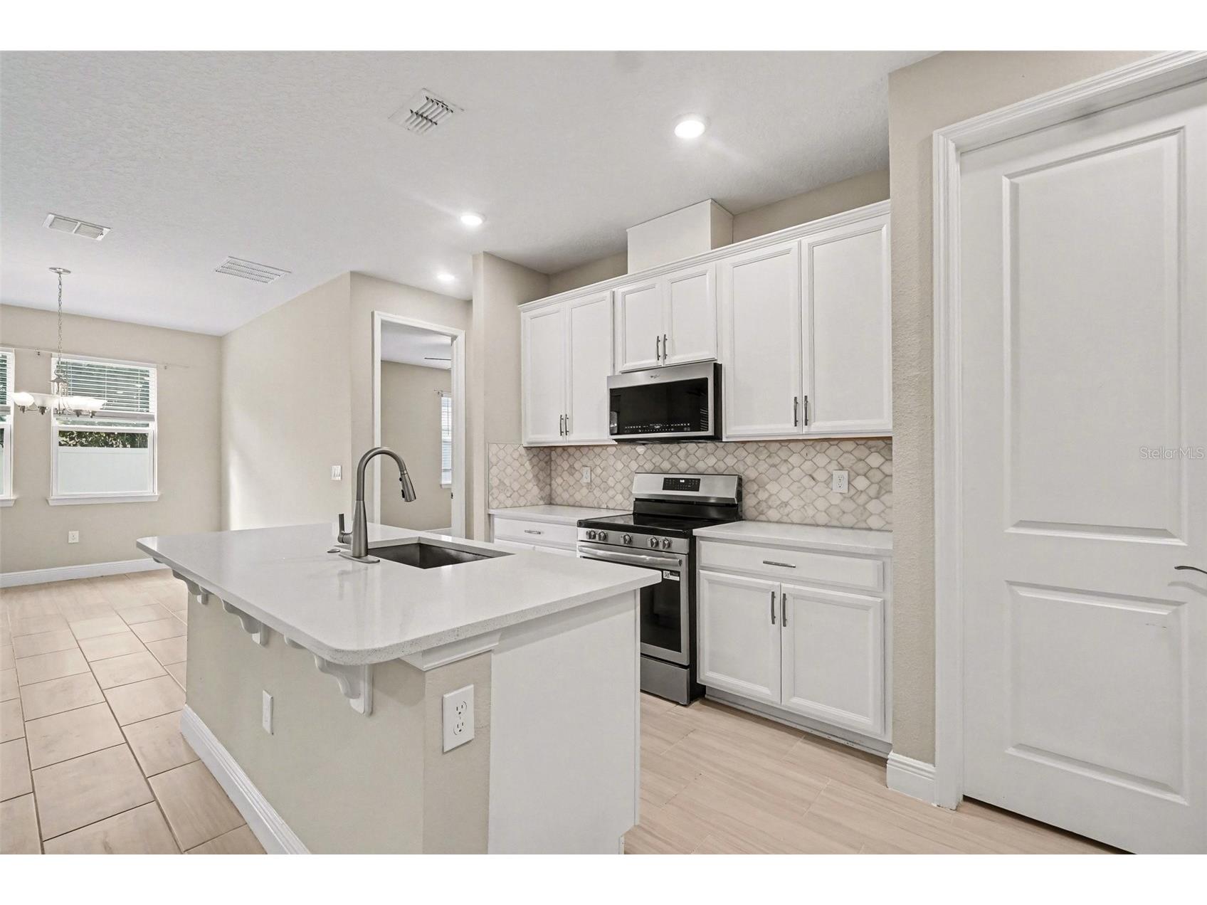 602 Napoli Way Howey In The Hills FL 34737 O6387624 image13