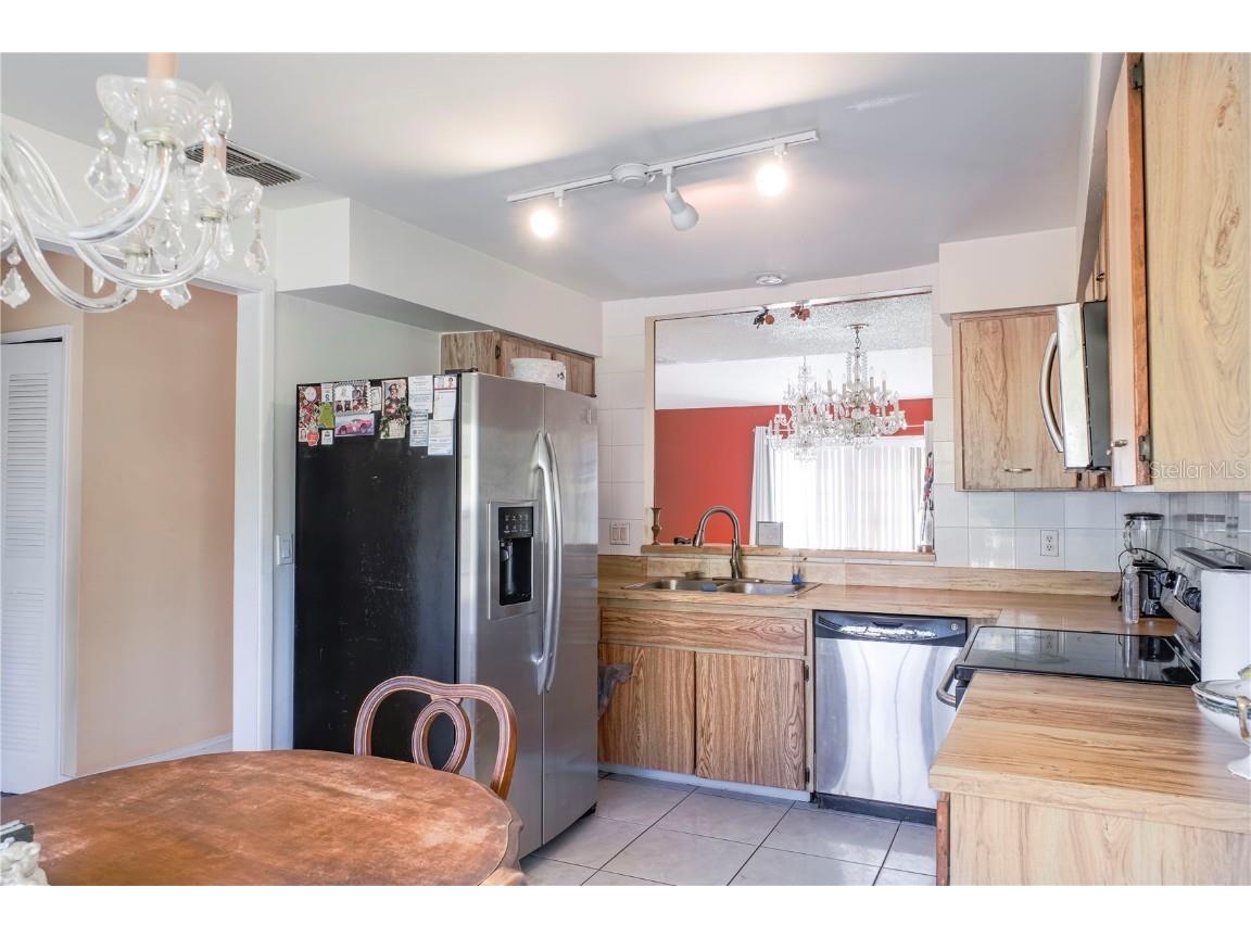 602 Oak Manor Circle Orlando FL 32825 O6358367 image4