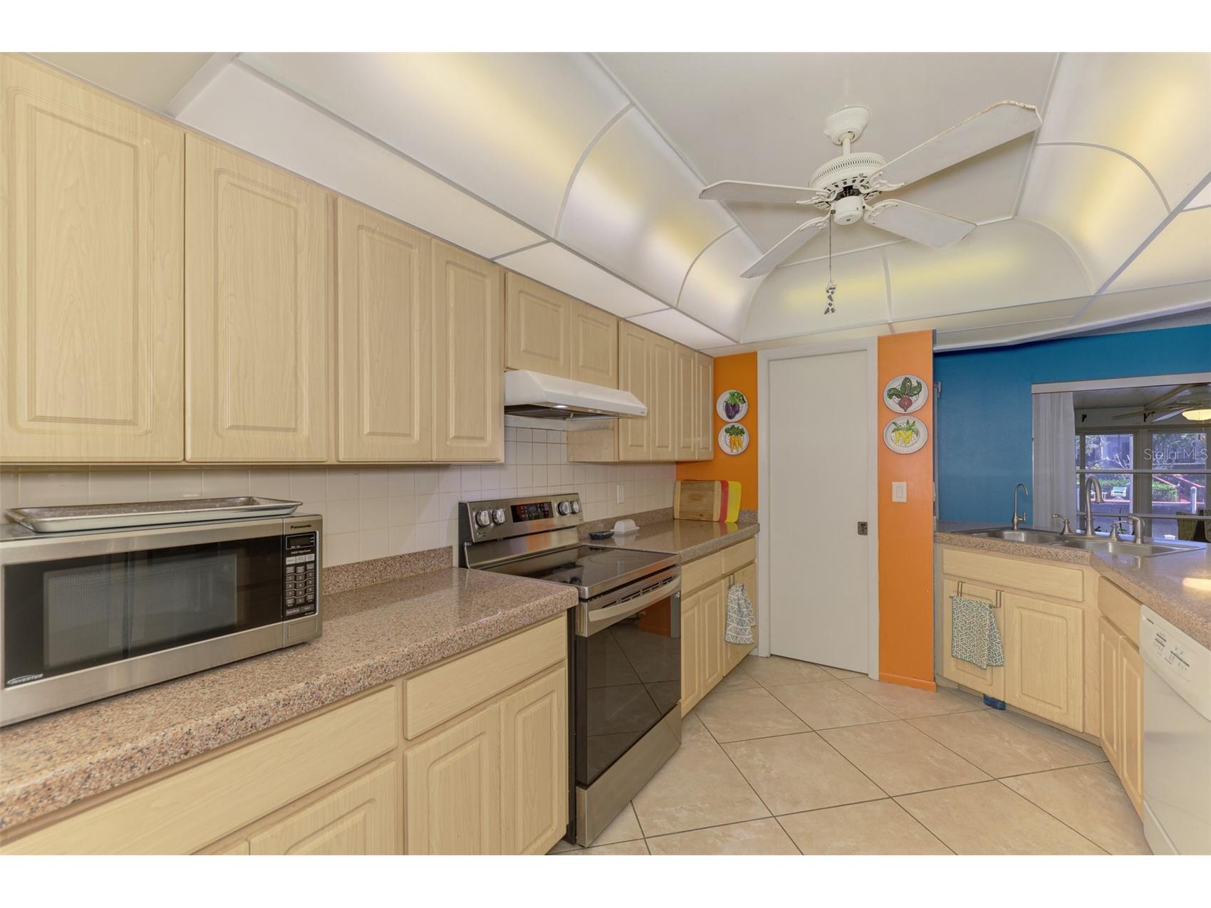 602 Portia Street N Nokomis FL 34275 A4680568 image10
