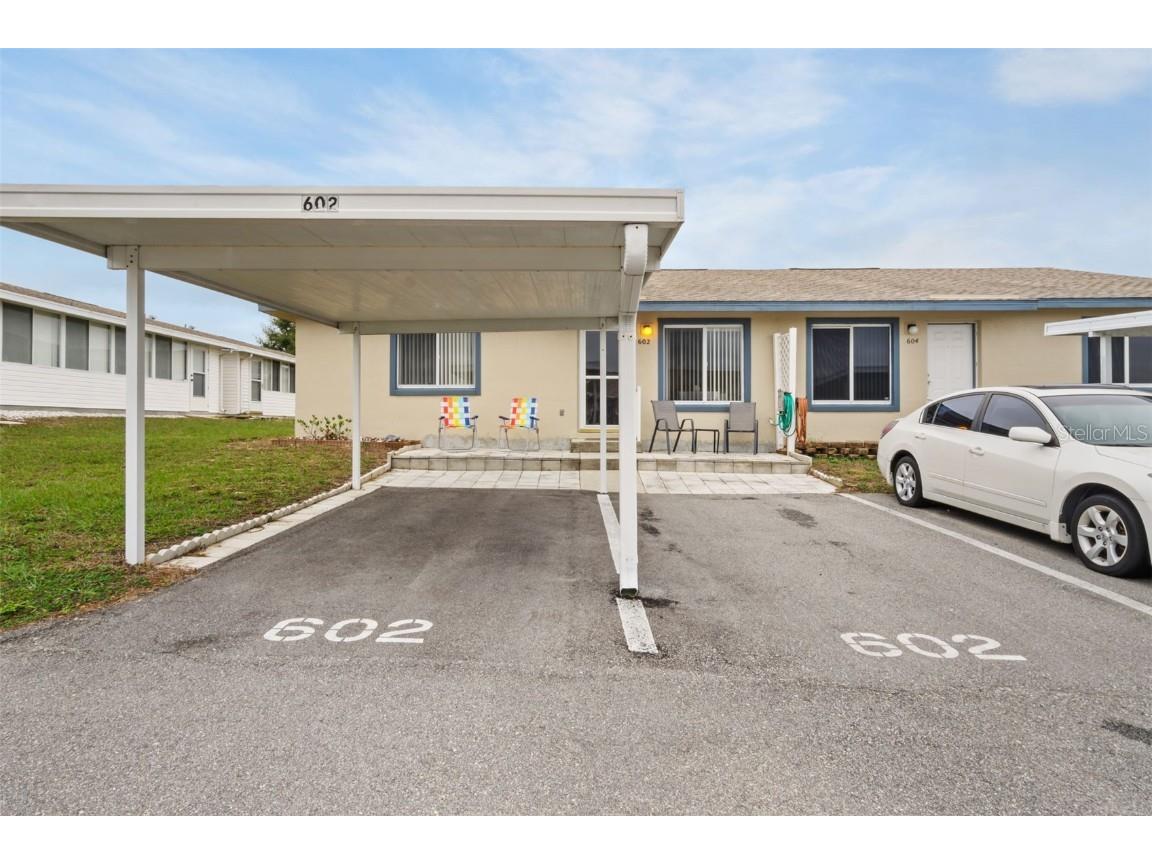 602 Ridge Terrace Winter Haven FL 33881 - DOCK ACCESS ON LAKE SMART L4945840 image1