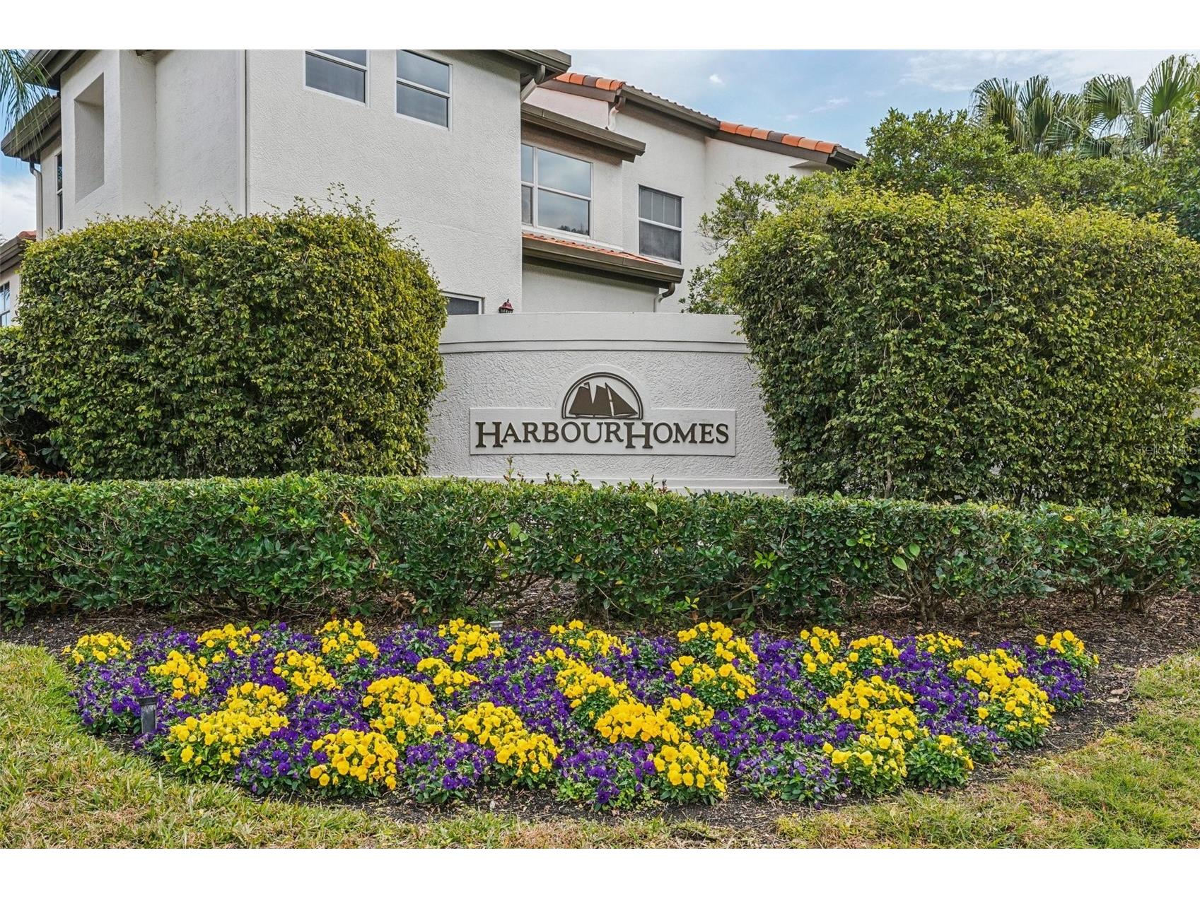 602 Seabreeze Court Tampa FL 33602 - POND TB8475254 image1