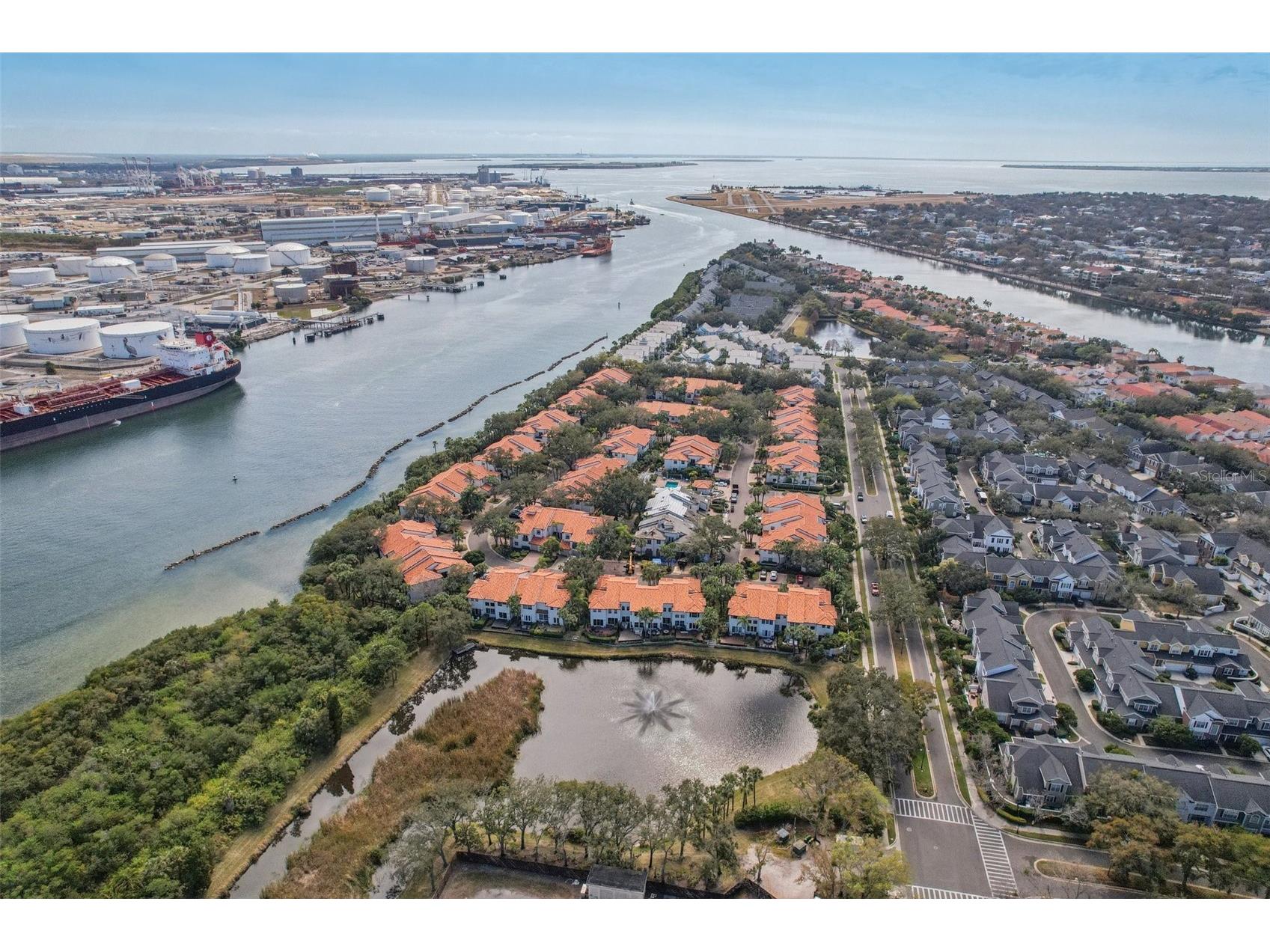 602 Seabreeze Court Tampa FL 33602 - POND TB8475254 image85