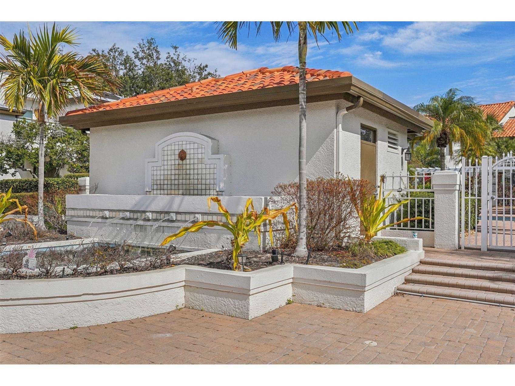 602 Seabreeze Court Tampa FL 33602 - POND TB8475254 image97