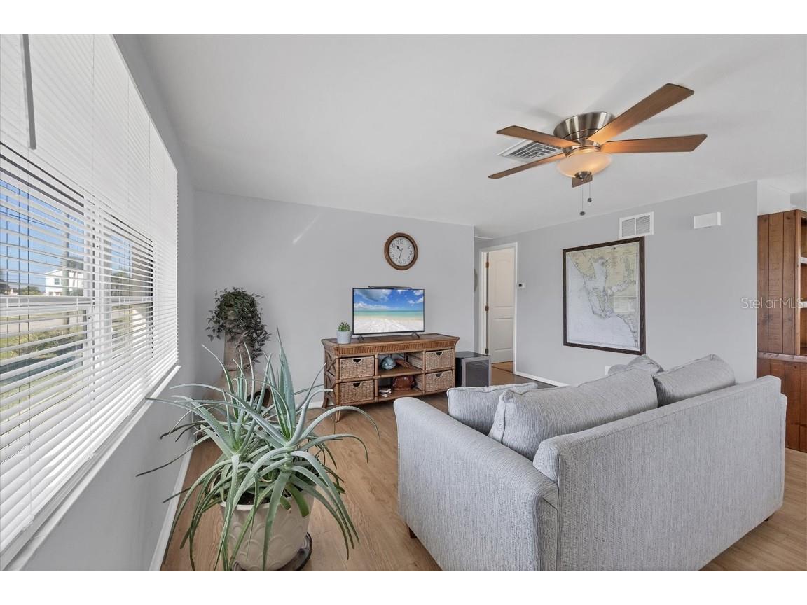 602 W Perry Street Englewood FL 34223 D6144317 image4