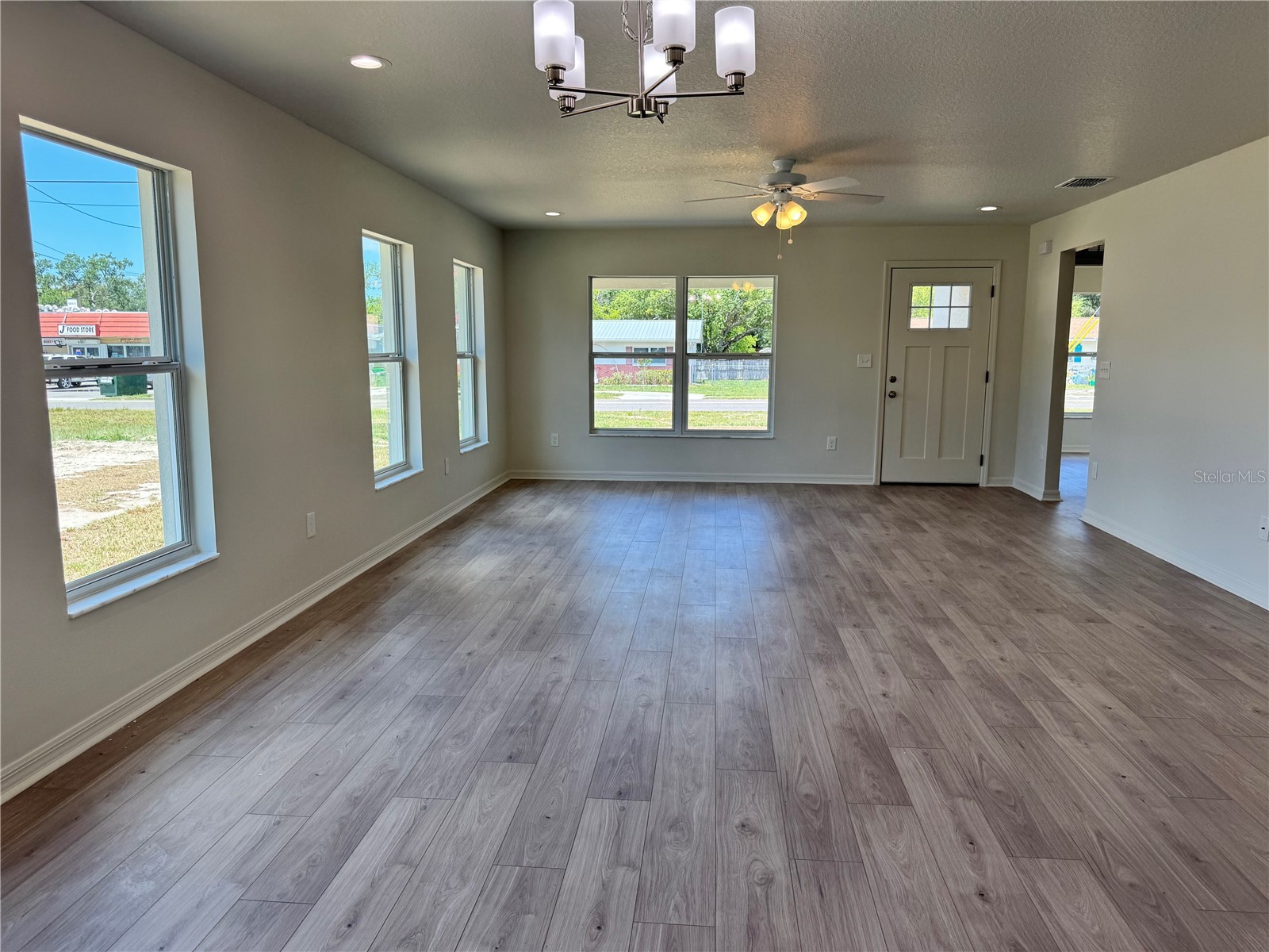 6020 12th Street Zephyrhills FL 33542 TB8519622 image29