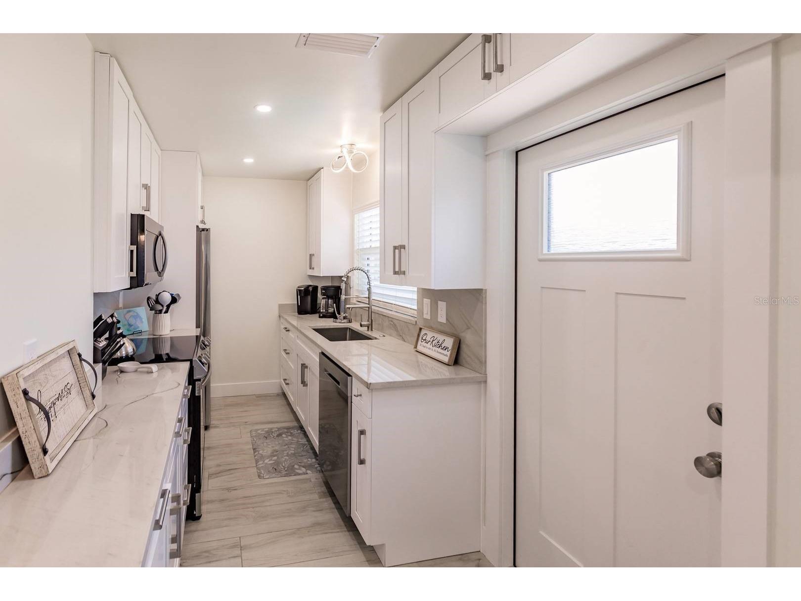 6020 Midnight Pass Road #12 Sarasota FL 34242 TB8467748 image12