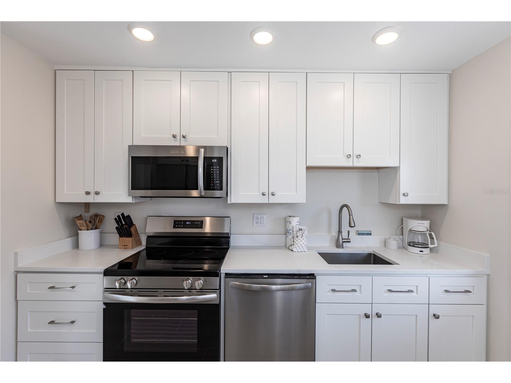 6020 Midnight Pass Road #15 Sarasota FL 34242 TB8467623 image10