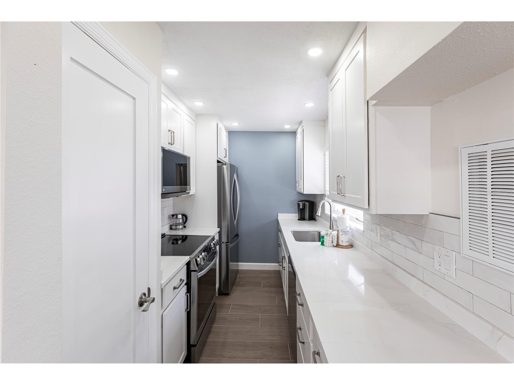 6020 Midnight Pass Road #29 Sarasota FL 34242 TB8467236 image6