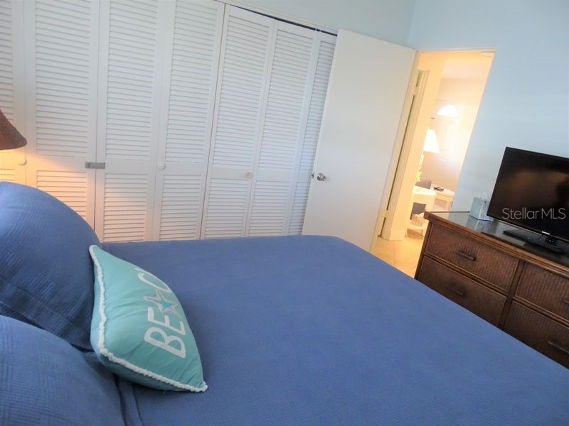6020 Midnight Pass Road #3 Sarasota FL 34242 TB8467198 image3