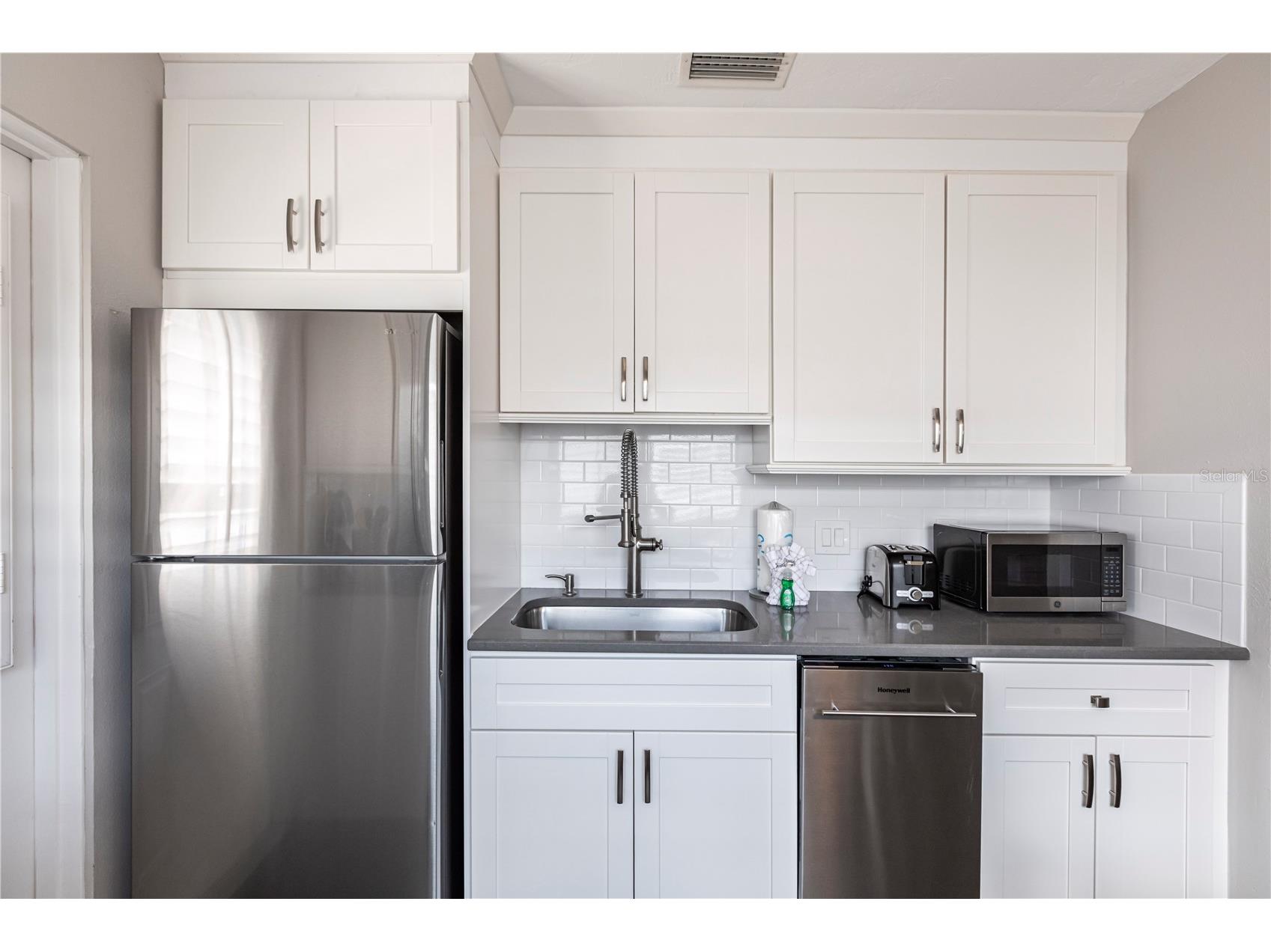 6020 Midnight Pass Road #31 Sarasota FL 34242 TB8467507 image5