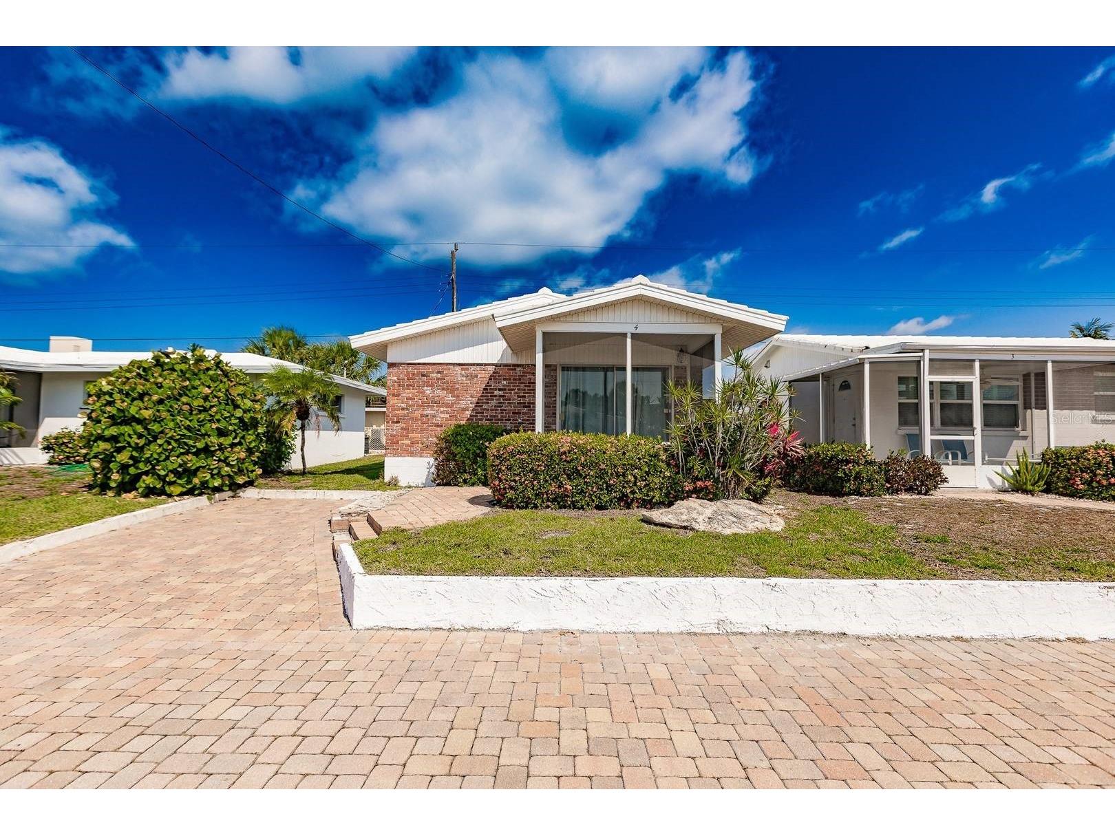 6020 Midnight Pass Road #4 Sarasota FL 34242 TB8467369 image1