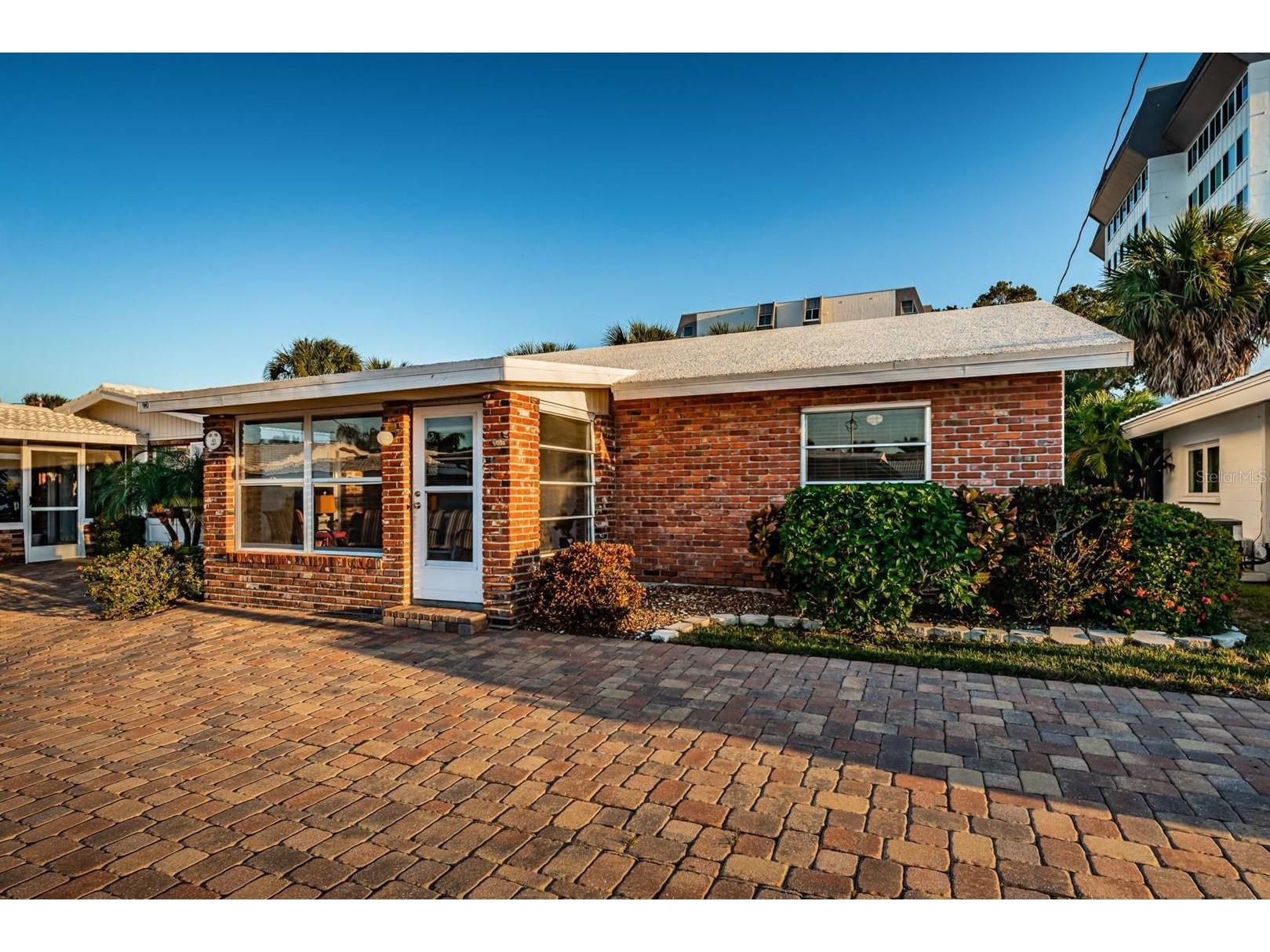 6020 Midnight Pass Road #40 Sarasota FL 34242 TB8467786 image1