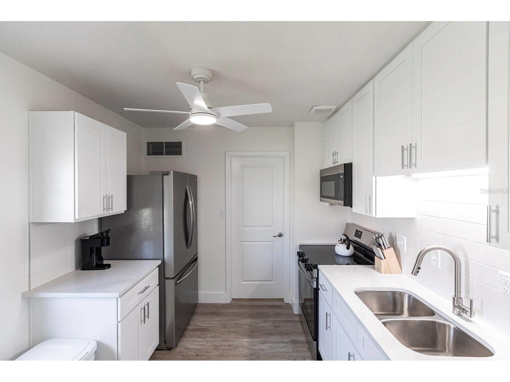 6020 Midnight Pass Road #5 Sarasota FL 34242 TB8466989 image10