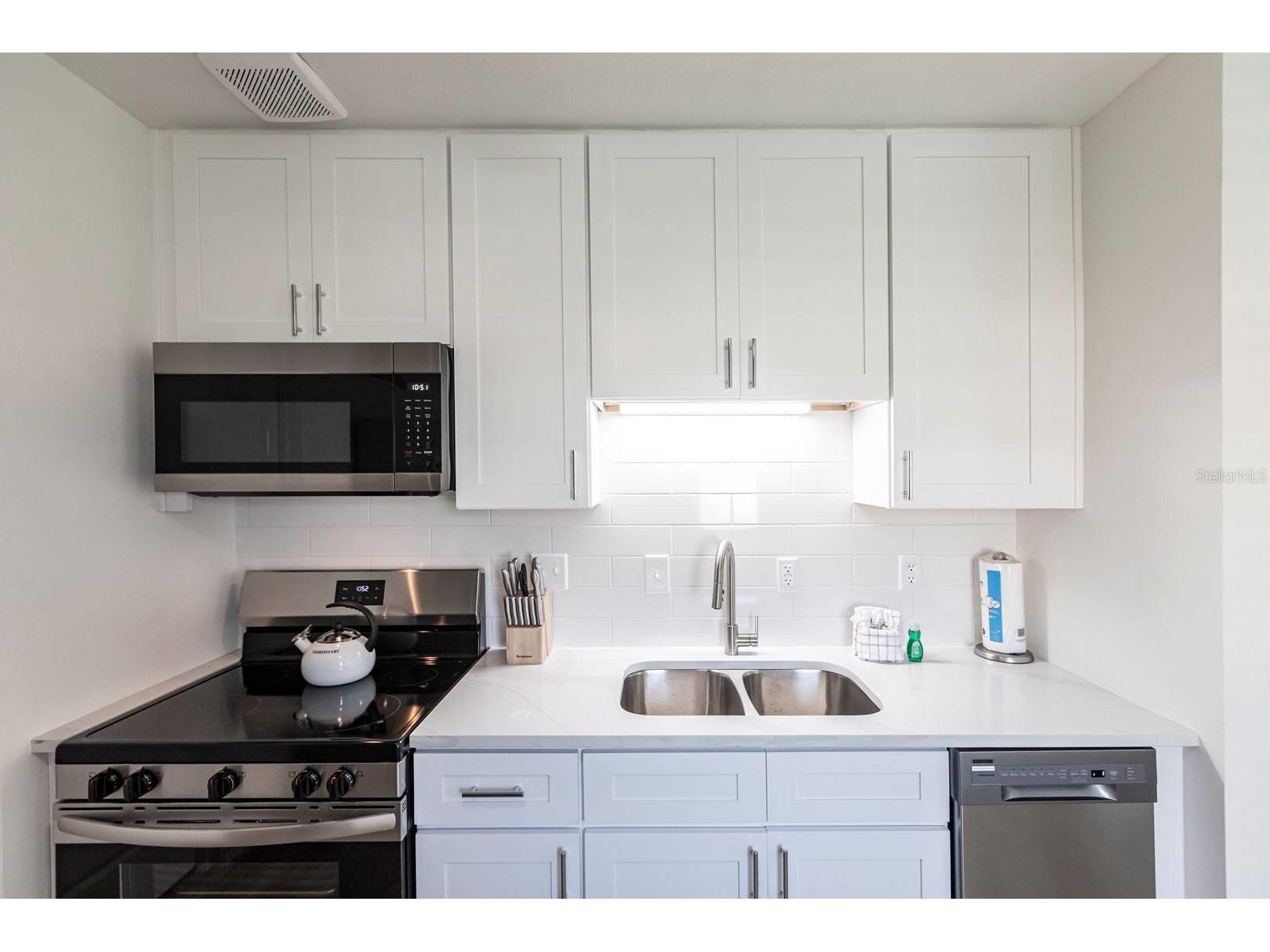 6020 Midnight Pass Road #5 Sarasota FL 34242 TB8466989 image11