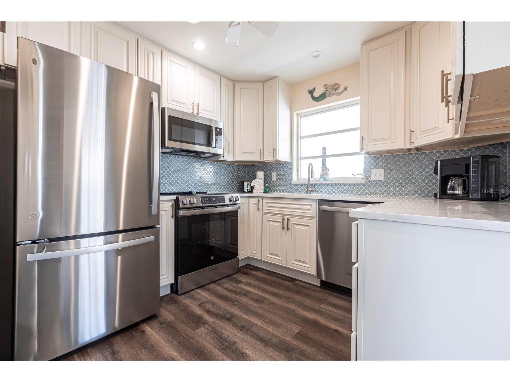 6020 Midnight Pass Road #52B Sarasota FL 34242 TB8468268 image8