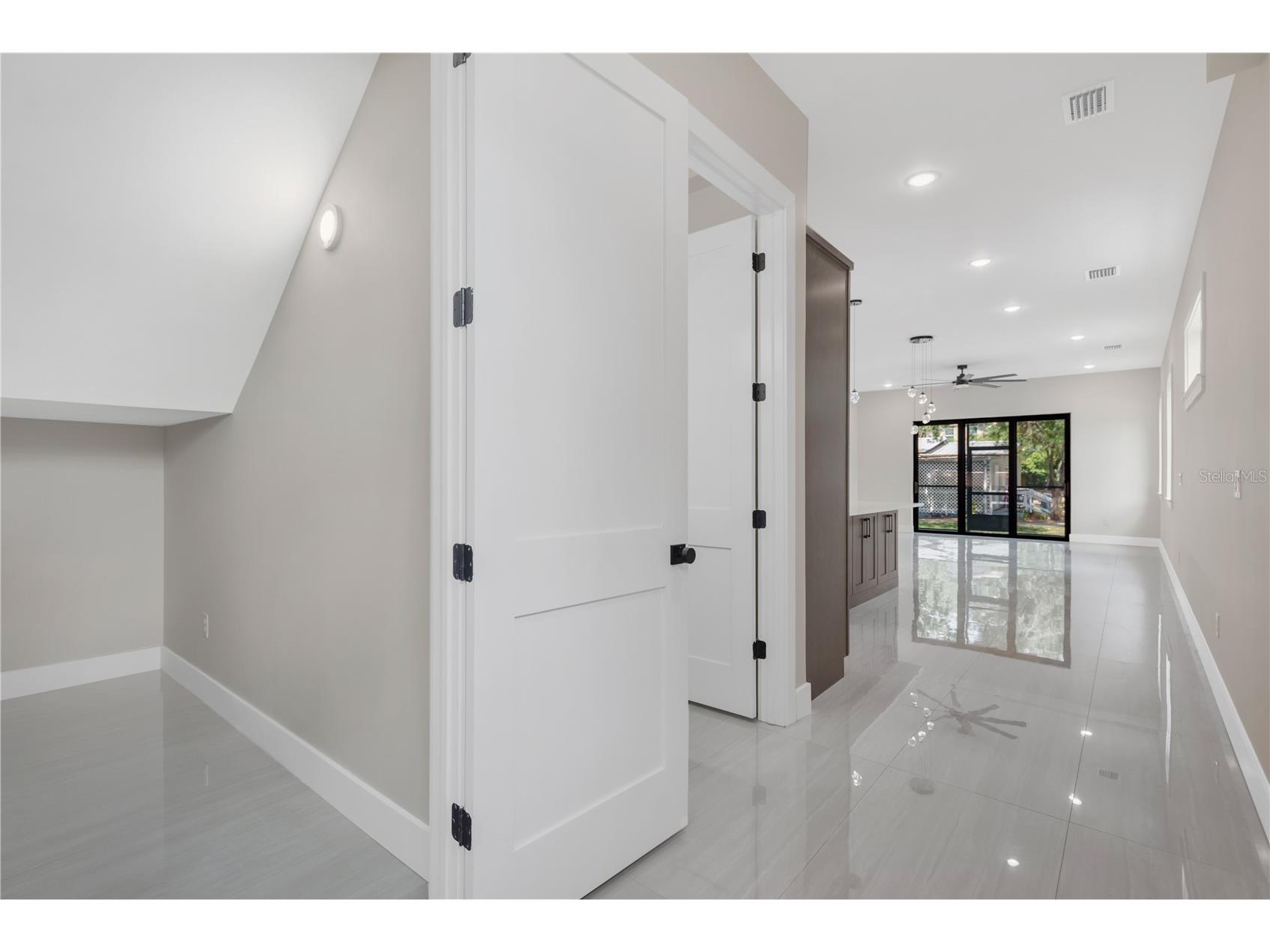 6021 Interbay Tampa FL 33611 TB8494193 image13
