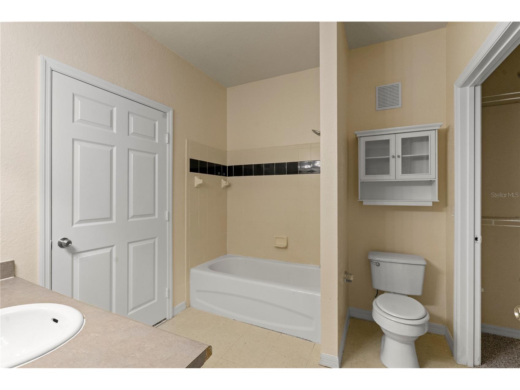 6021 Westgate Drive #823 Orlando FL 32835 O6390708 image17