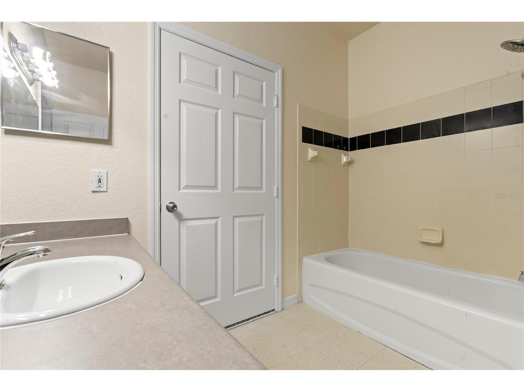 6021 Westgate Drive #823 Orlando FL 32835 O6390708 image19