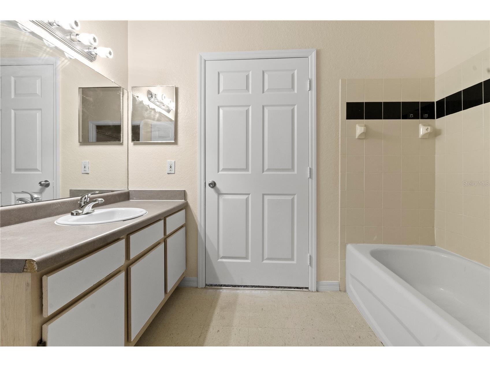 6021 Westgate Drive #823 Orlando FL 32835 O6390708 image20