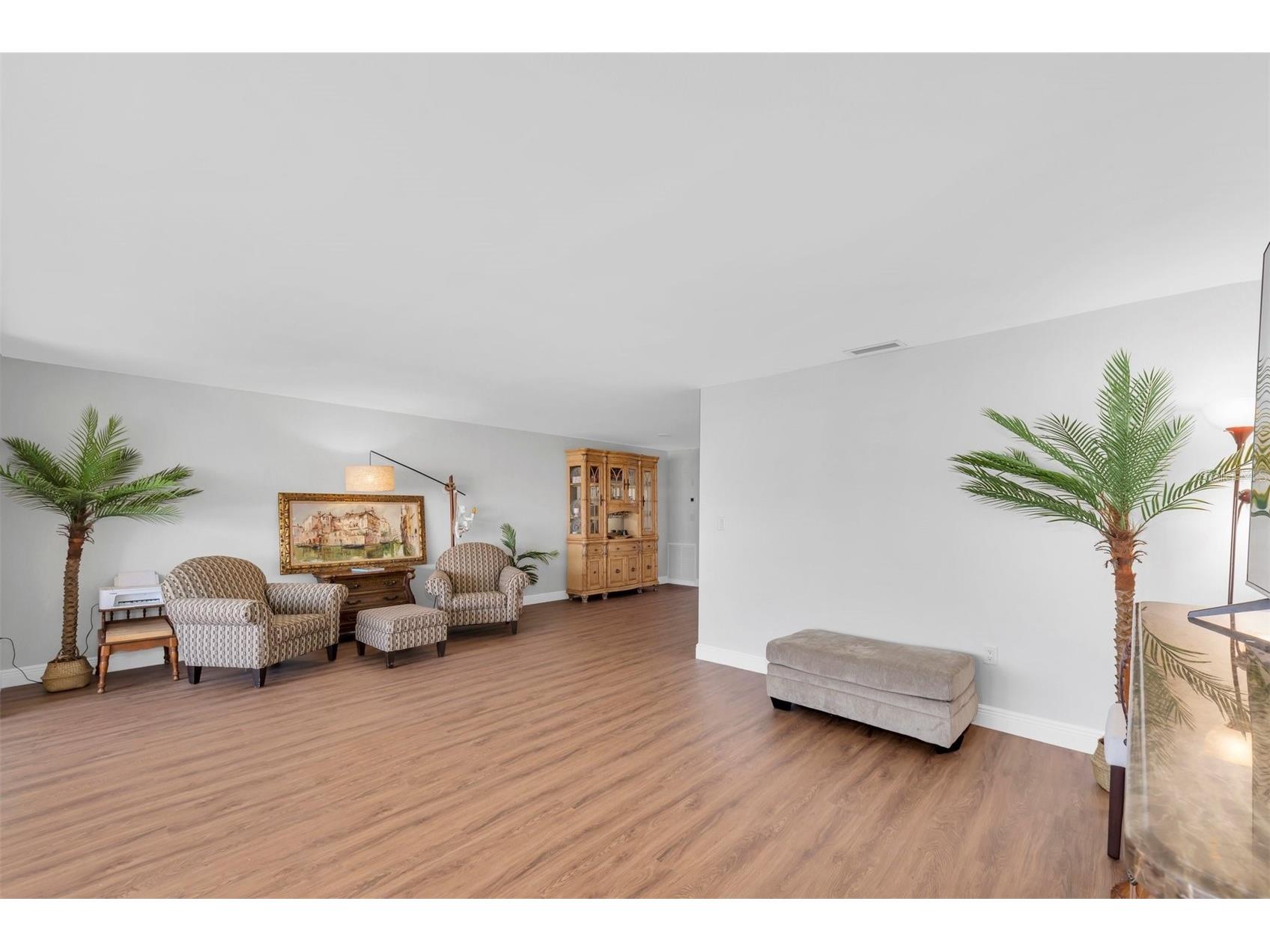 6025 Shore Boulevard S #405 Gulfport FL 33707 TB8512650 image9