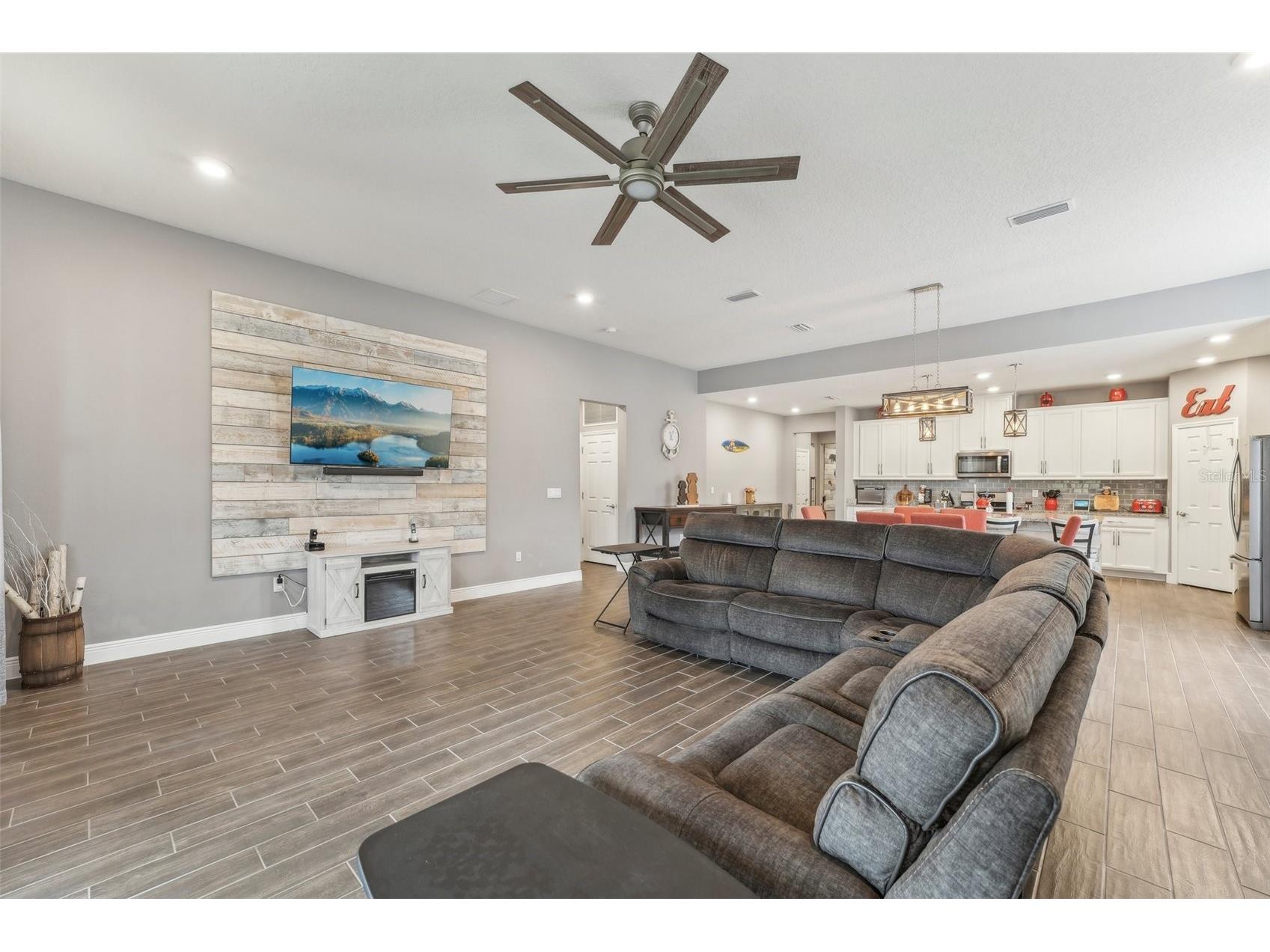 6028 Milestone Drive Apollo Beach FL 33572 TB8337517 image7