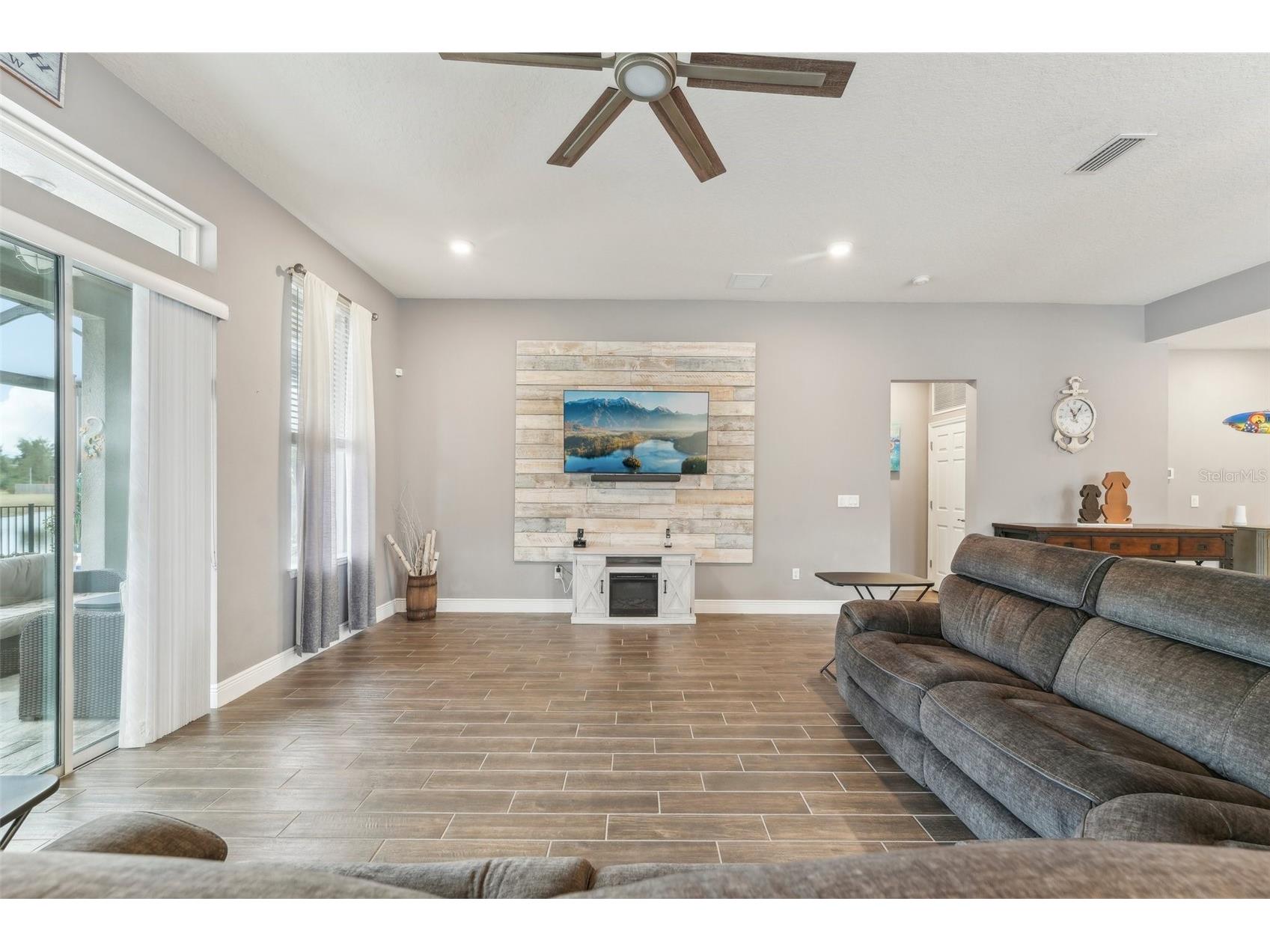 6028 Milestone Drive Apollo Beach FL 33572 TB8337517 image9