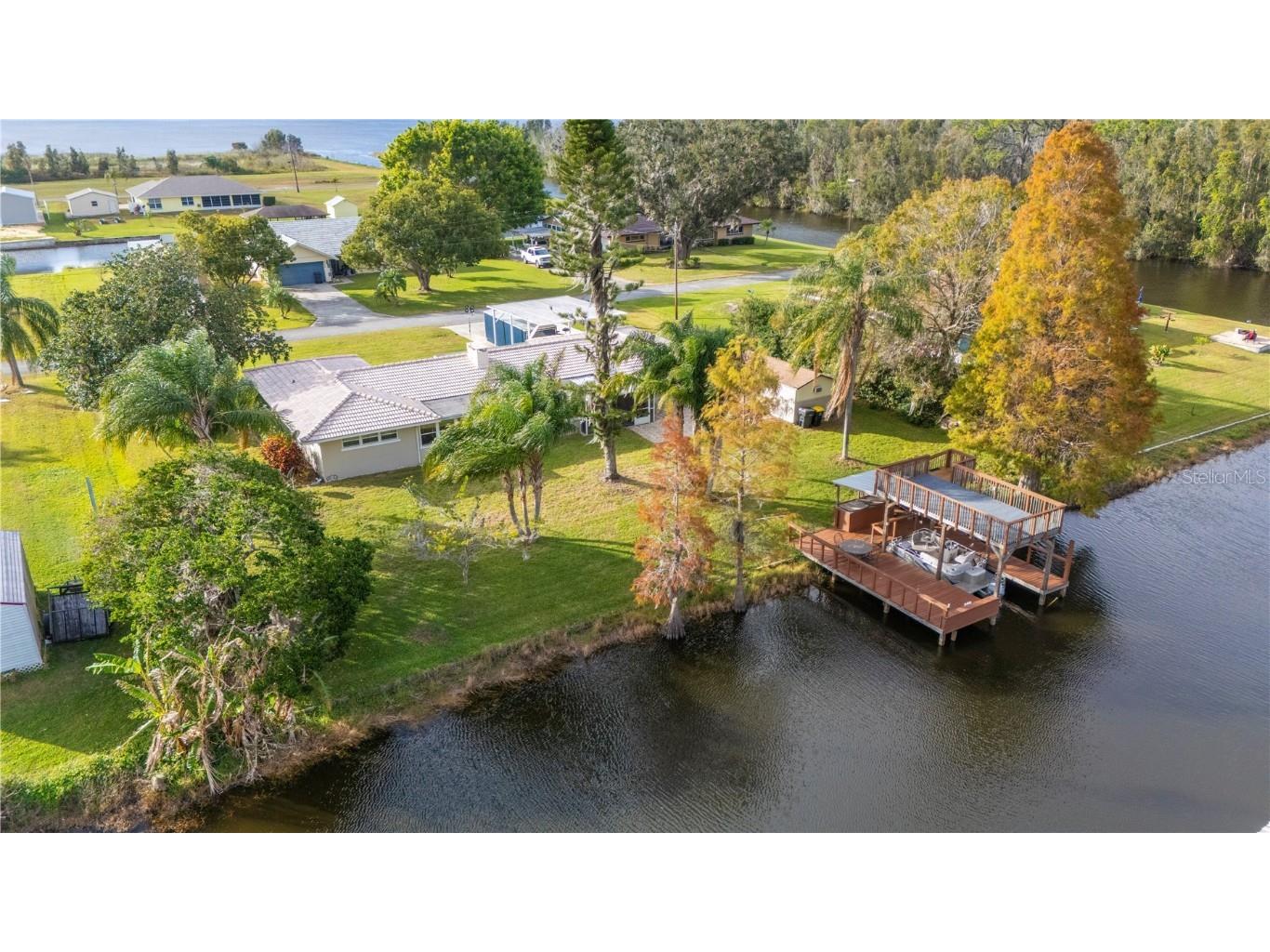 6029 Avocado Drive Indian Lake Estates FL 33855 - LAKE WALK IN WATER L4955590 image1